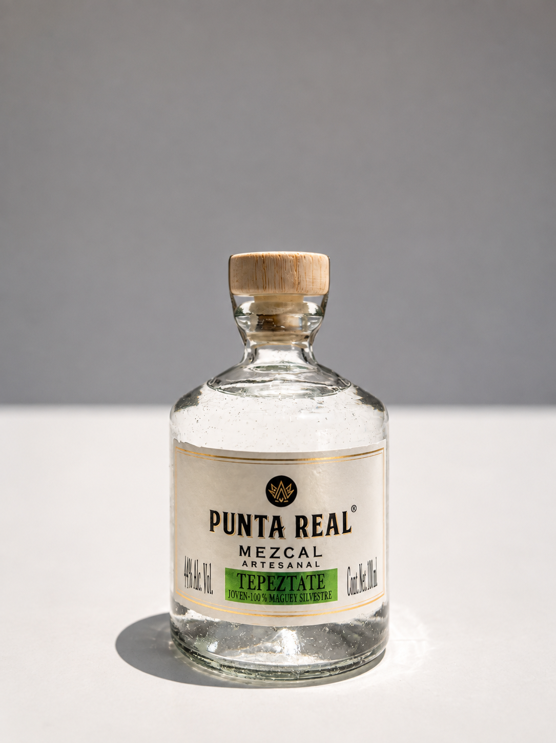 Botella oficial de Punta Real Mezcal Artesanal Tepextate, 100% maguey silvestre